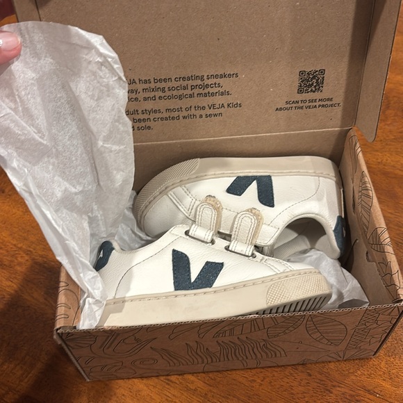 Veja toddler sneakers 8 white navy Velcro with box - Picture 9 of 9